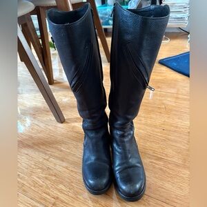 Vera Wang leather boots